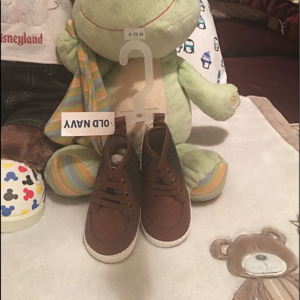 New old navy baby boots